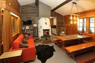 Common Space Kuukkeli Log Houses Aurora Cabin - Jaspis