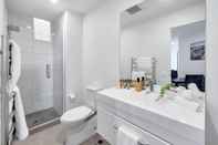 In-room Bathroom Oceania City Fringe w Views-Free Parking