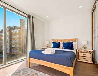 Bedroom 2 Three Bedroom Apartment in Hoxton