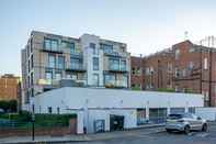 Exterior Three Bedroom Apartment in Hoxton