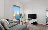 Ruang Umum 7 Three Bedroom Apartment in Hoxton