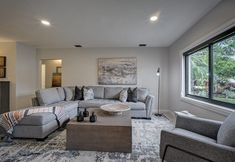 公共空间 3 Fantastic 3 Bedroom Heated Salt Pool Home 3 Blocks From Wilton Drive