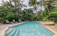 Kolam Renang 3 Fantastic 3 Bedroom Heated Salt Pool Home 3 Blocks From Wilton Drive