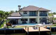 Bangunan 2 5 Bedroom Luxe Villa on Deep Water Intracoastal