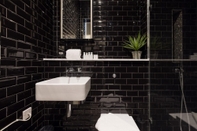 In-room Bathroom The Notting Hill Apartments - NH3