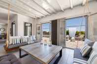 Common Space Villa Fuster in Paros