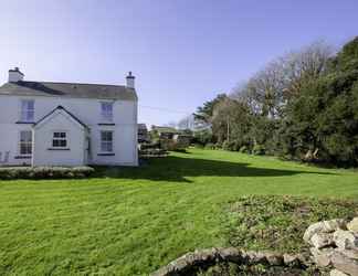 Exterior 2 Bayview House - 4 bedroom - Llanmadoc