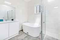 Toilet Kamar Fairfield 3 Bedroom House with PARKING