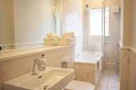 In-room Bathroom Beautiful 1-bed Apartment in Central London