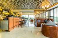 Bar, Cafe and Lounge 6Av 717 - Walk to Surin Beach Studio With Pool and gym