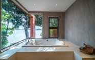 Toilet Kamar 5 Nam Bo Villa by Lofty - Oceanfront Private Pool Villa With Maid and Cook