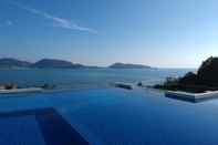 Swimming Pool Privilege12 - Seaview 3 Bedroom Luxury Apartment on Kalim bay