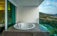 Swimming Pool 7 Baycliff - Seaview 2 Bedroom apt With Jacuzzi Pool and Kitchen in Patong