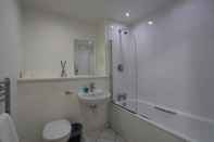 In-room Bathroom SKL Comfort Suite