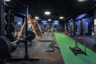 Fitness Center Superior Apartment Art Collection With Kingsize Bed and Air Conditioning