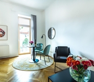Ruang untuk Umum 6 Apartment With Terrace and King Bed in Krems City