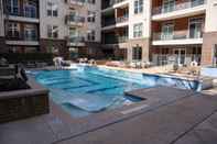 Kolam Renang Huge Condo Great Price I Downtown Houston