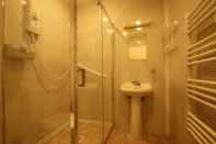 In-room Bathroom 7A Medmerry Park 2 Bedroom Chalet