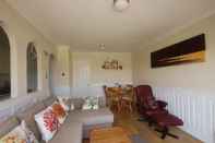 Common Space 43C Medmerry Park 2 Bedroom Chalet