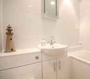 In-room Bathroom 2 37A Medmerry Park 2 Bedroom Chalet