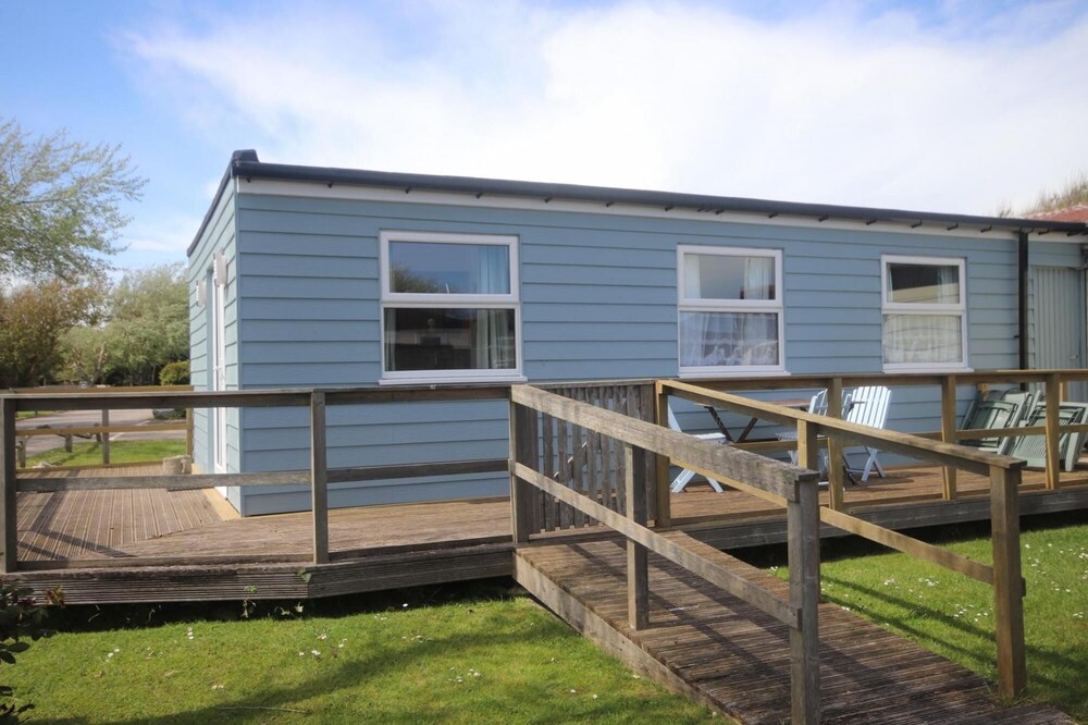 Exterior 10A Medmerry Park 2 Bedroom Chalet