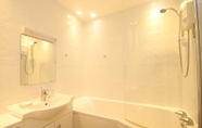 In-room Bathroom 7 11B Medmerry Park 2 Bedroom Chalet