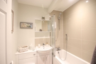 In-room Bathroom 43B Medmerry Park 2 Bedroom Chalet