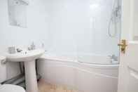 ห้องน้ำภายในห้อง 37B Medmerry Park 2 Bedroom Chalet
