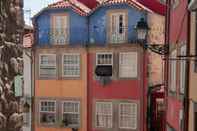 Exterior Yellow House - Deluxe Double Room With Bunk bed in Porto
