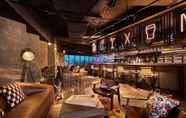Bar, Kafe, dan Lounge 6 Moxy Shanghai Xuhui