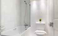 Toilet Kamar 7 The Liverpool Street Collection