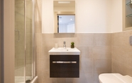 In-room Bathroom 7 The Kingston Upon Thames Studios