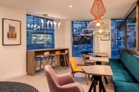 Bar, Cafe and Lounge Hampton by Hilton Bath City