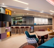 Bar, Cafe and Lounge 7 Hampton by Hilton Bath City