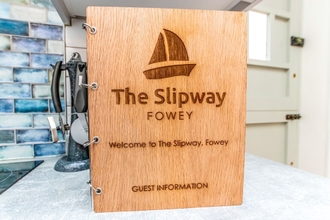 Exterior 4 The Slipway Fowey Harbour, Parking 1 Min & Garden