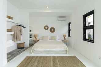 Kamar Tidur 4 4BR Luxe Pool Villa Canggu near Finns