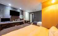 Bedroom 6 Yeosu Hotel THE B