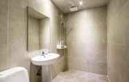 Phòng tắm bên trong 2 Yeosu Hotel THE B