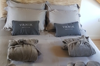 Bilik Tidur Vrnik Arts Club