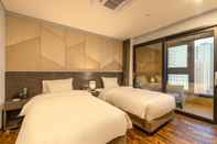 Bedroom Urbanest Hotel