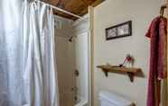 In-room Bathroom 7 05MBH - Economical - WiFi - Pets Ok - F/P - D/W - Sleeps 2