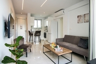 พื้นที่สาธารณะ Phaedrus Living: Seaside Executive Flat Harbour 201