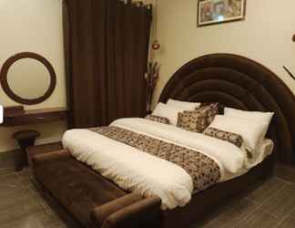 Bedroom 2 Zaryab Hotel & Restaurant