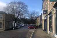 Exterior Beautiful 2 bed Cottage in the Centre of Richmond