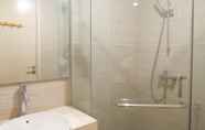 Toilet Kamar 4 Exquisite & Spacious 2BR Apartment at La Riz Supermall Mansion