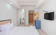 Kamar Tidur 5 Pleasurable Studio at Evenciio Apartment near Campus Area