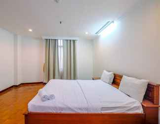 Bedroom 2 Luxurious and Strategic 2BR at Kusuma Chandra Apartment
