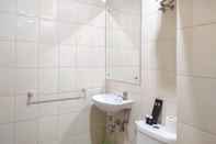 In-room Bathroom Comfort Studio at Vida View Makasar Apartment