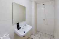 Toilet Kamar Scenic Studio Apartment with Foldable Single Bed at M-Town Residence