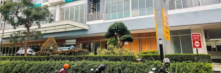 Exterior Spacious Combine Unit 1BR with Extra Room Apartment at H Residence